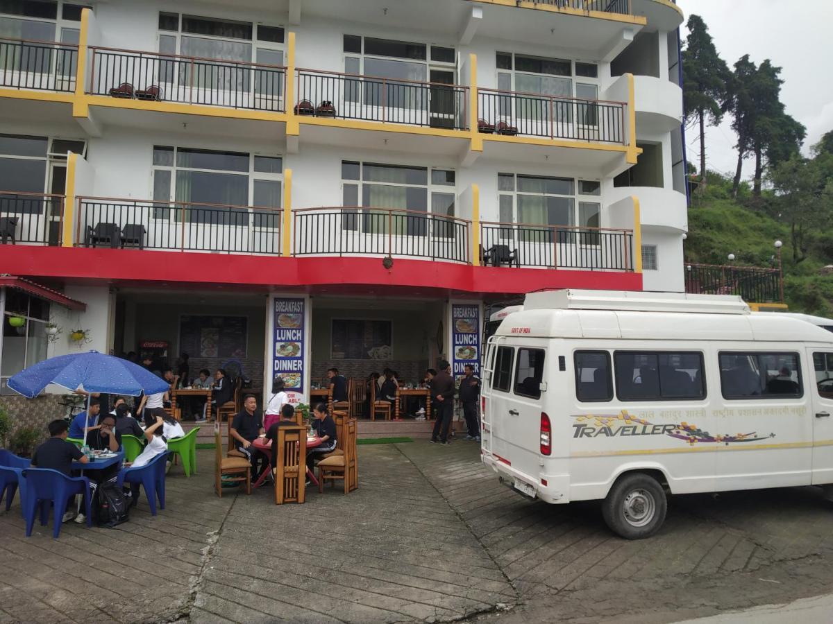 Royal Breeze Hotel & Restaurant Received Most Rated Traveller Award Property For Year 2023-2024 !! Mussoorie Exteriör bild